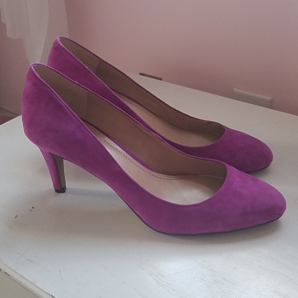 Magenta suede heels